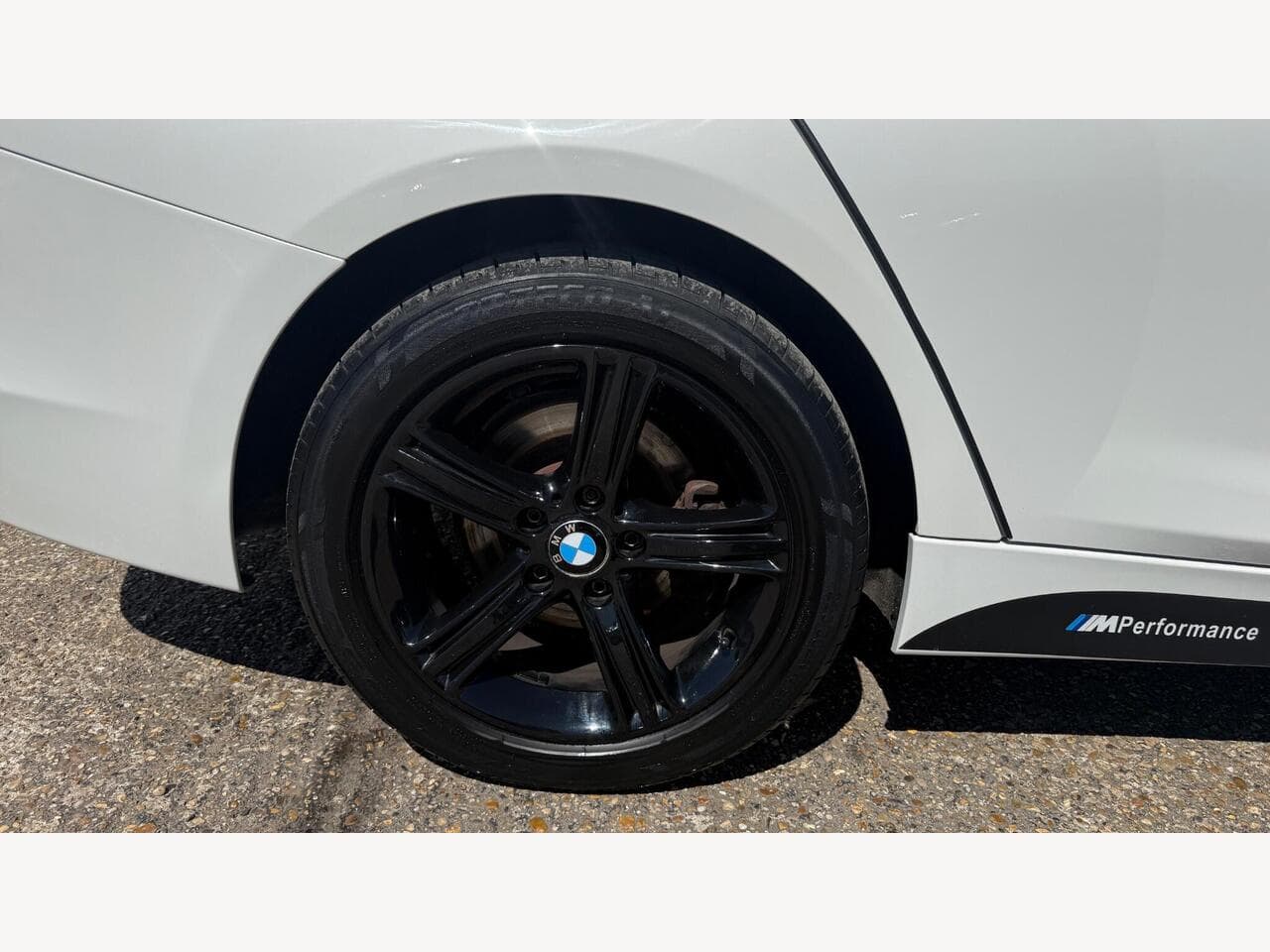 BMW 3 Series thumbnail 20