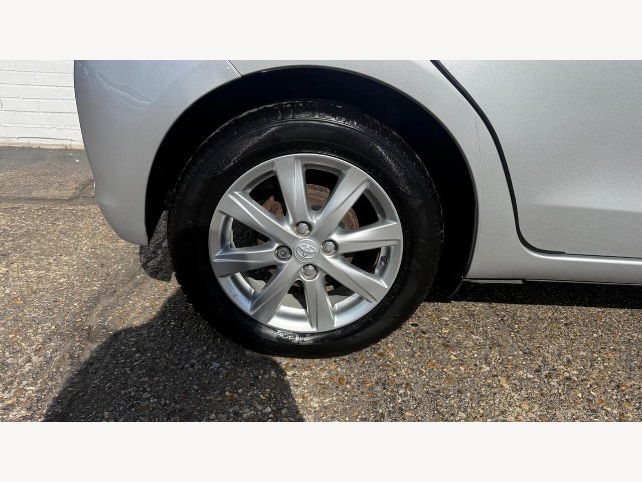Toyota Yaris thumbnail 21