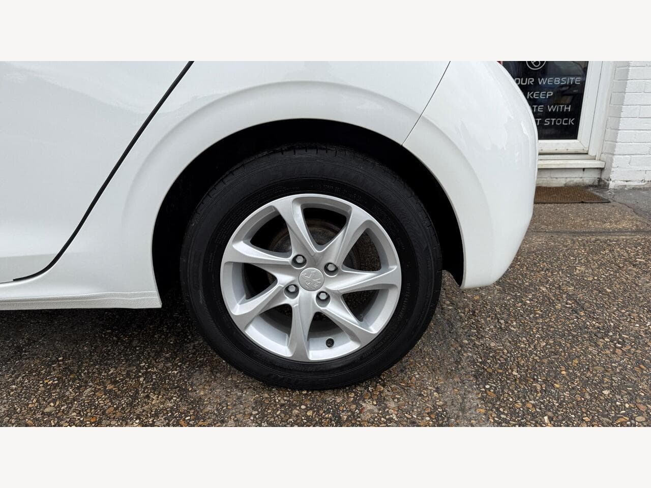 Peugeot 208 thumbnail 19