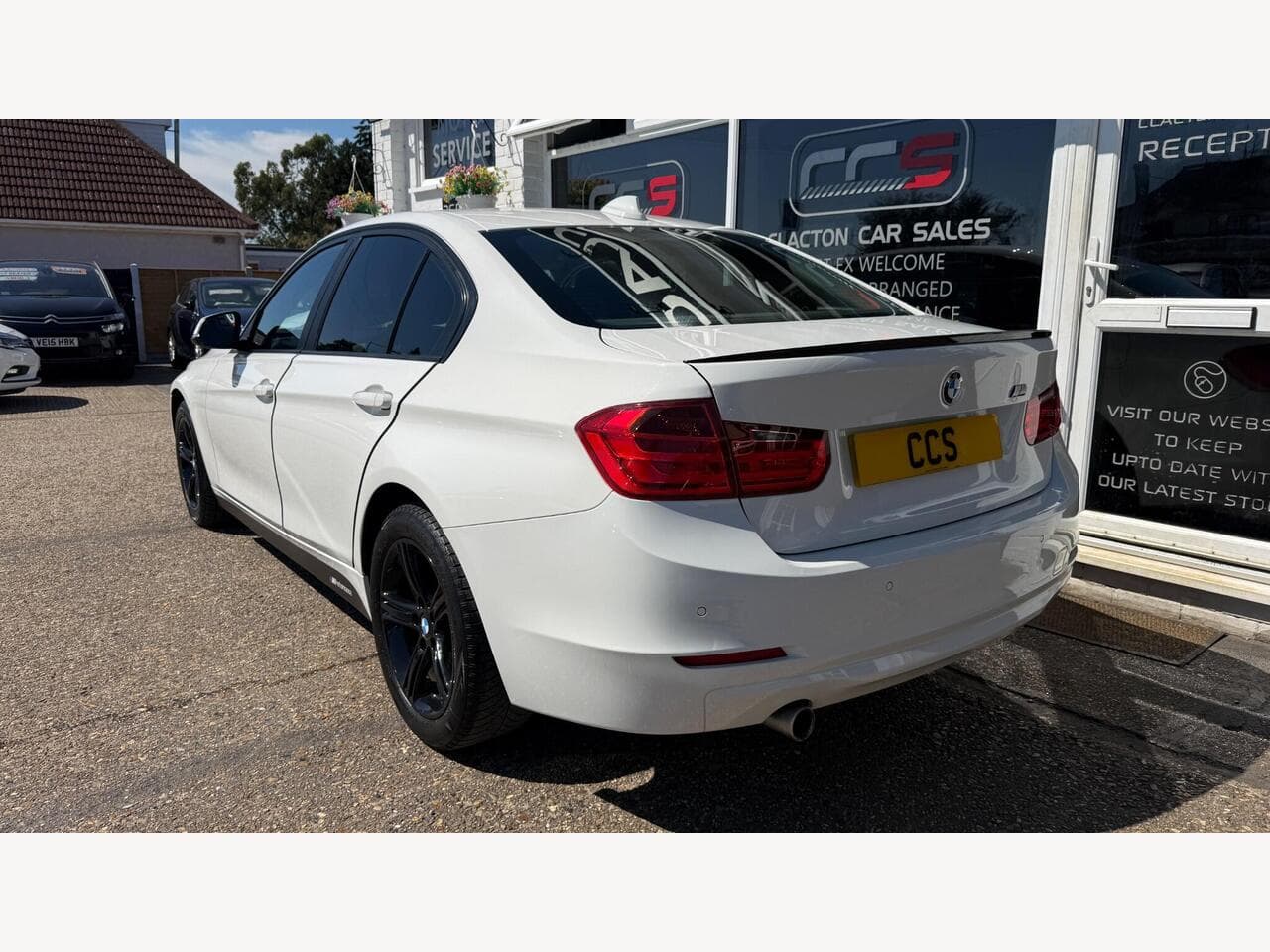 BMW 3 Series thumbnail 5