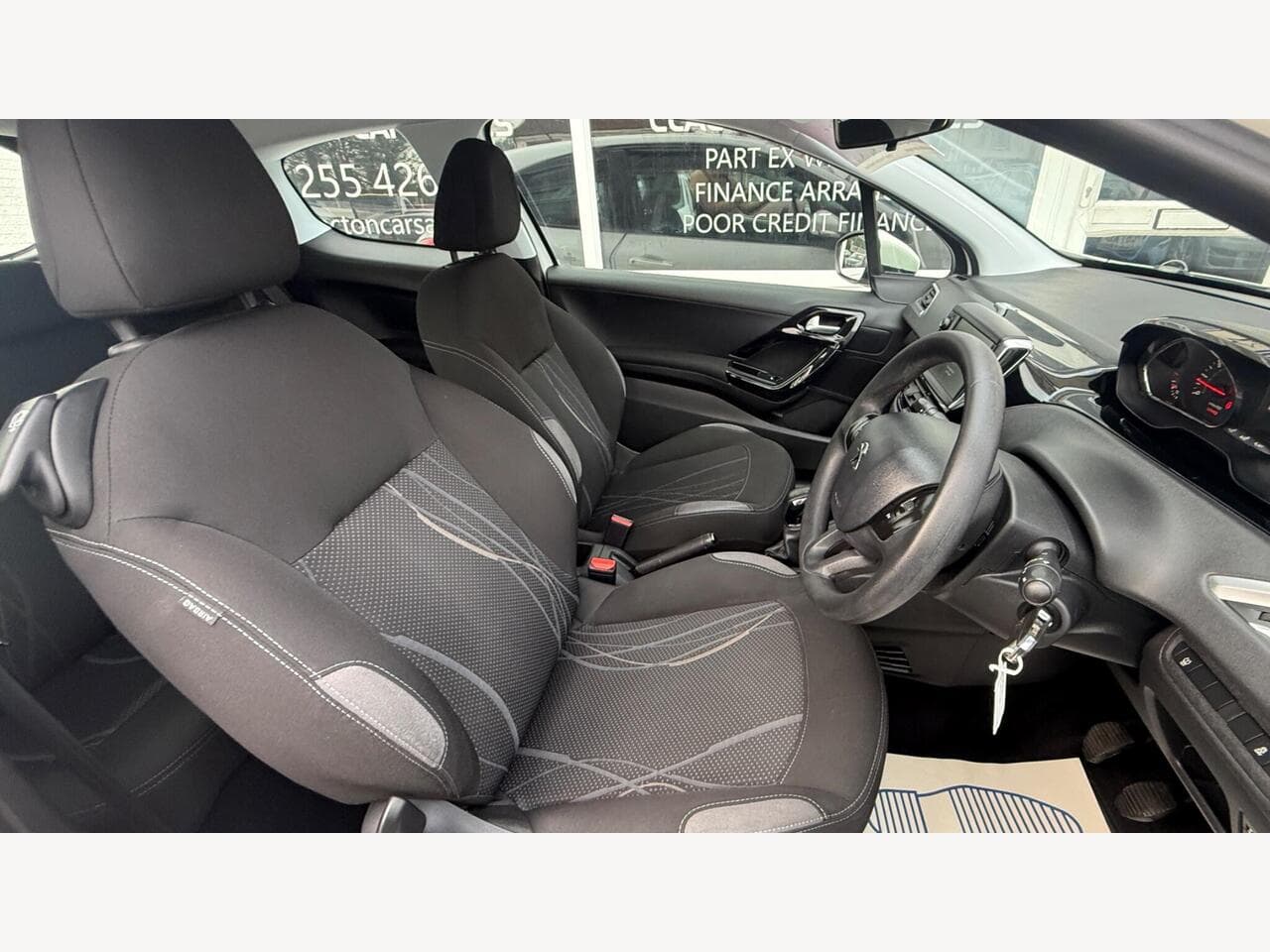 Peugeot 208 thumbnail 10