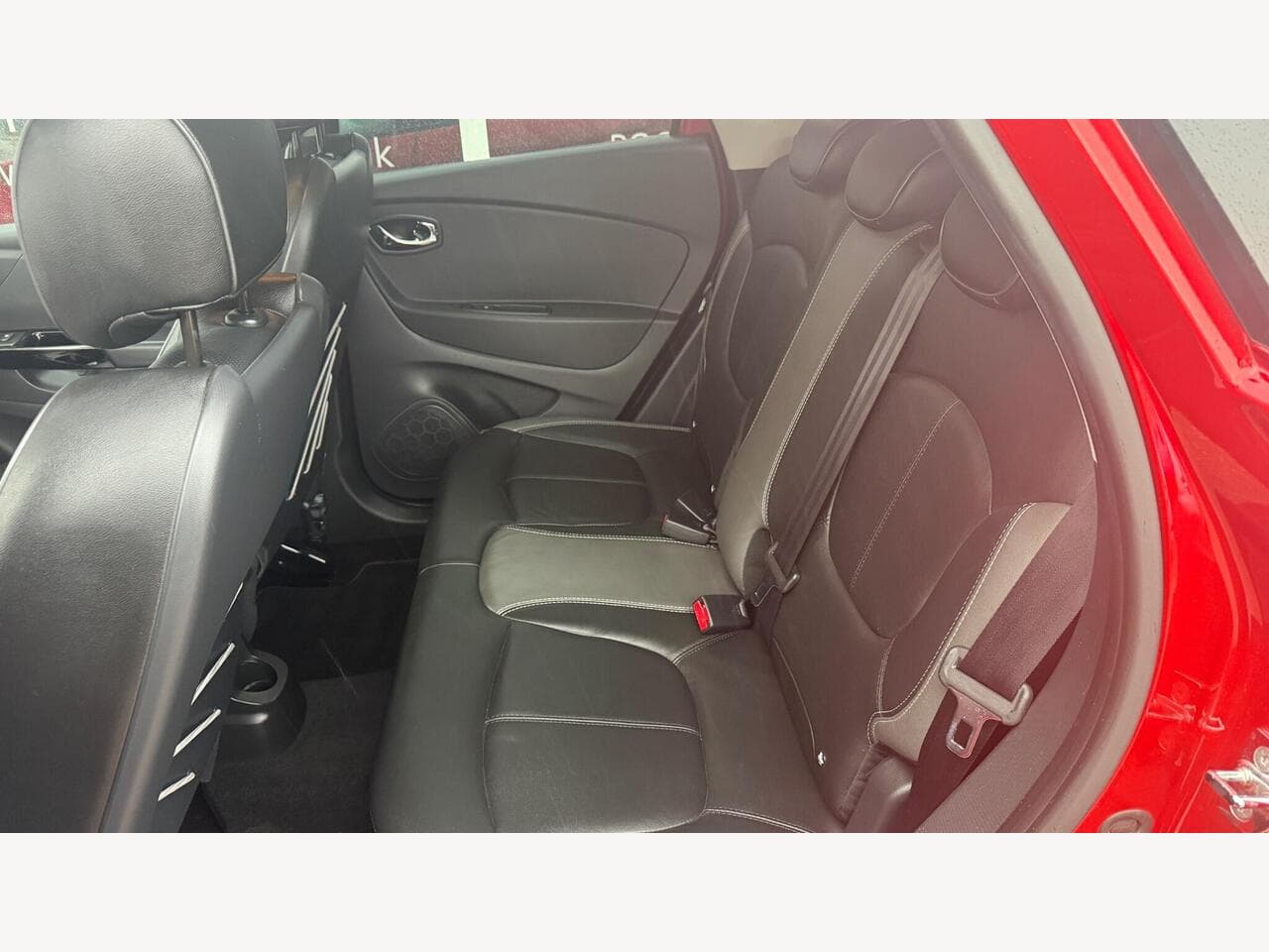Renault Captur thumbnail 16