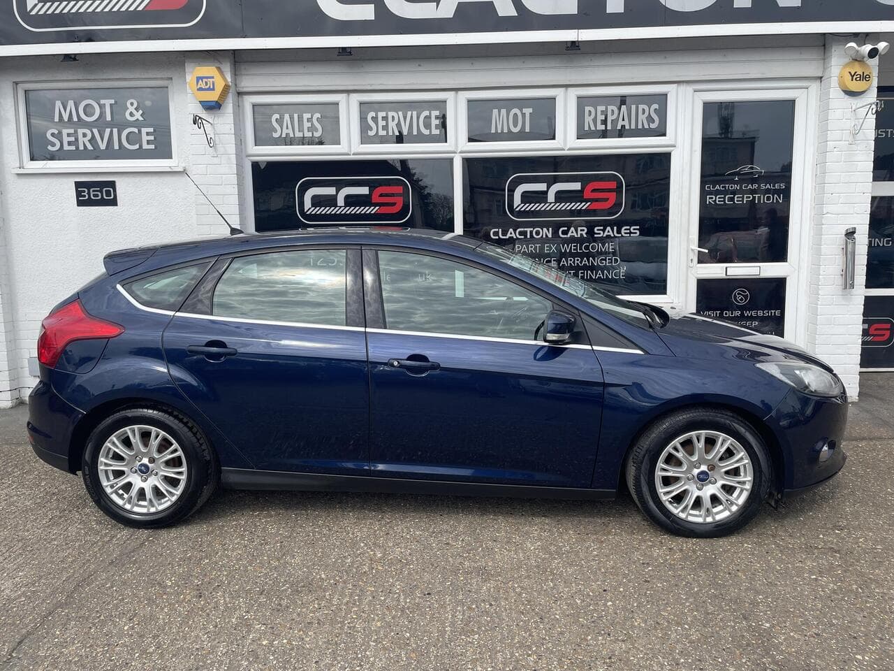 Ford Focus thumbnail 8