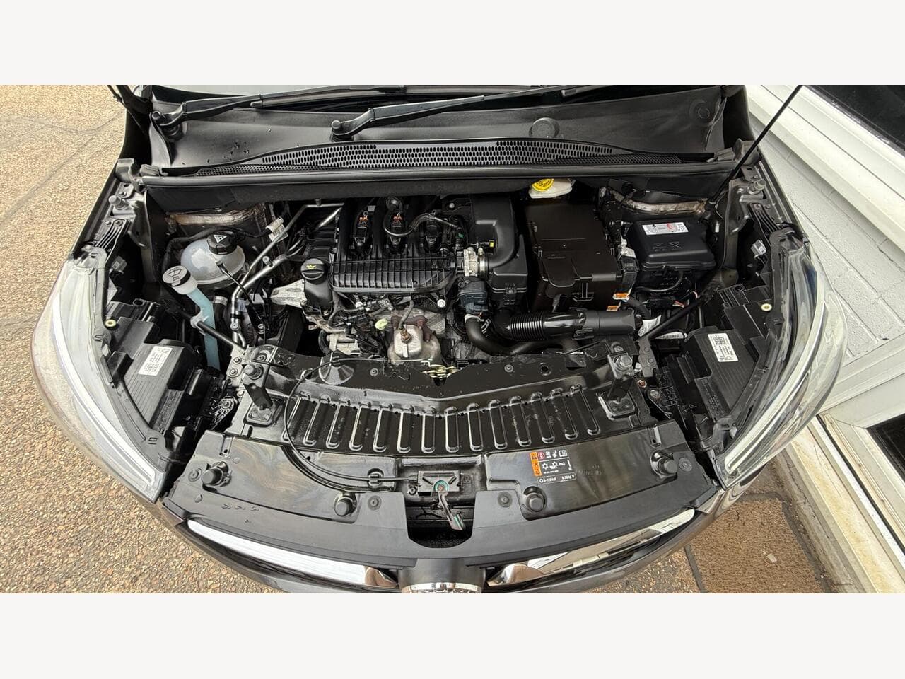 Vauxhall Crossland X thumbnail 13