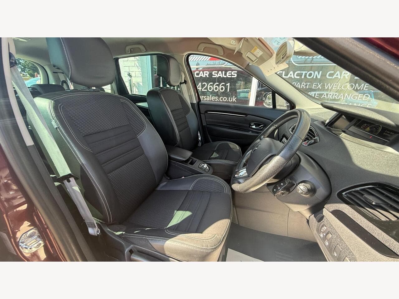 Renault Grand Scenic thumbnail 10