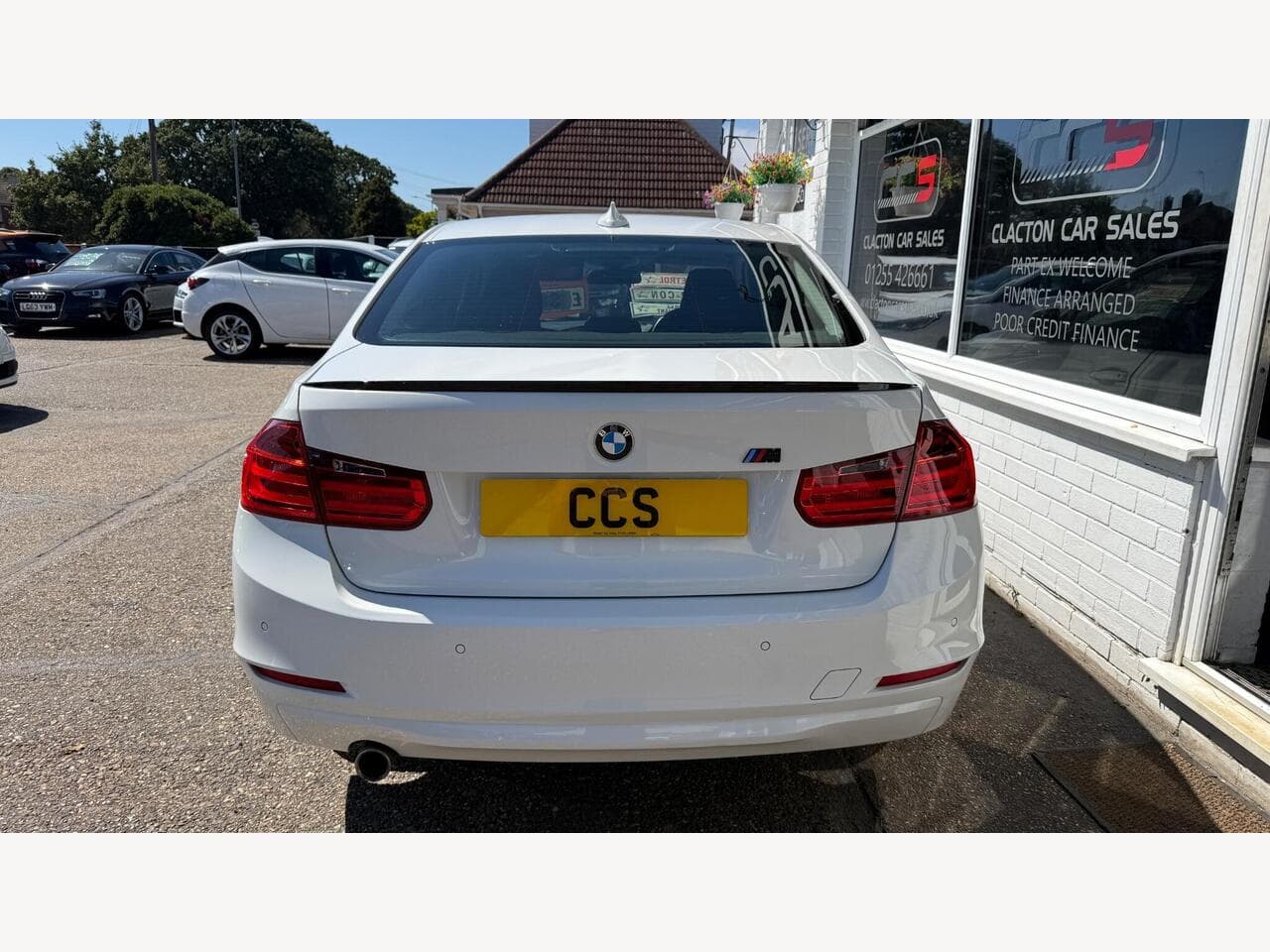 BMW 3 Series thumbnail 6