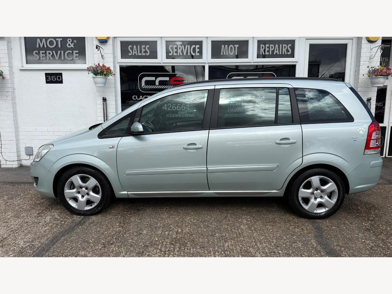 Vauxhall Zafira thumbnail 4