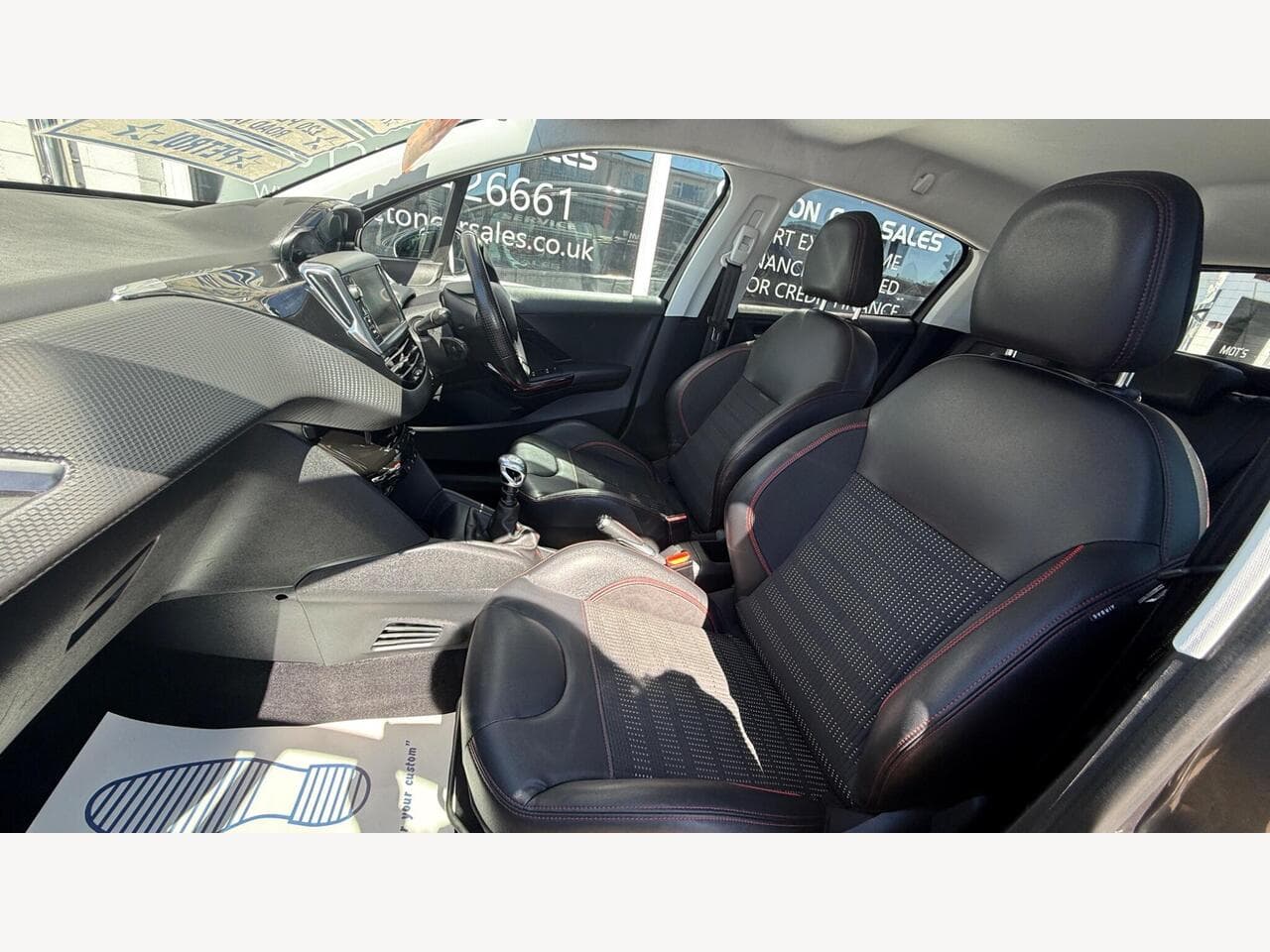 Peugeot 208 thumbnail 16