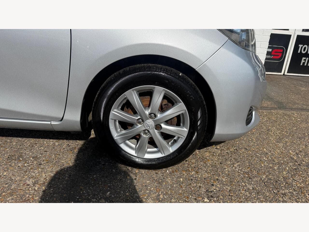 Toyota Yaris thumbnail 22