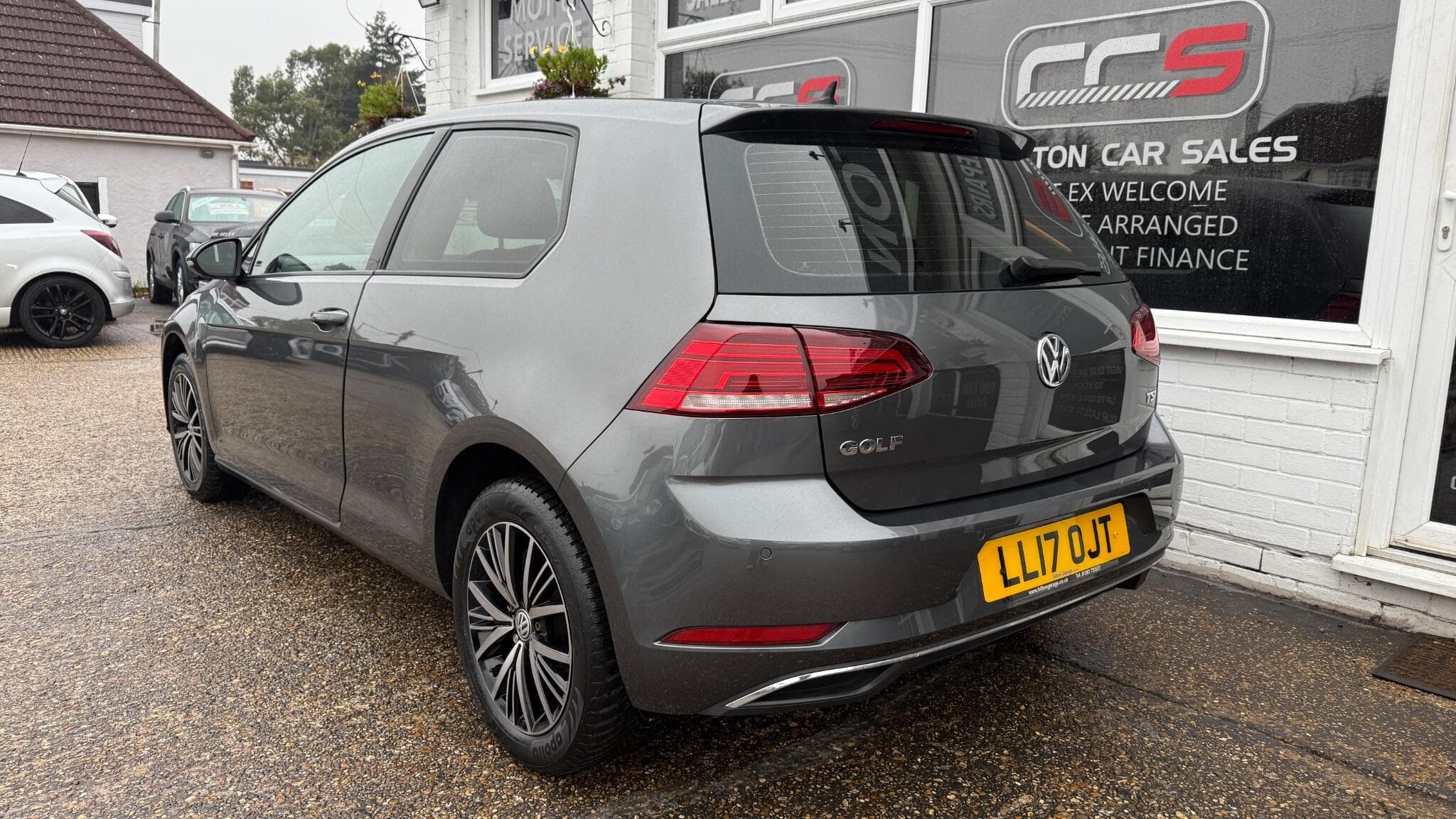 2017 Volkswagen Golf - Image 5