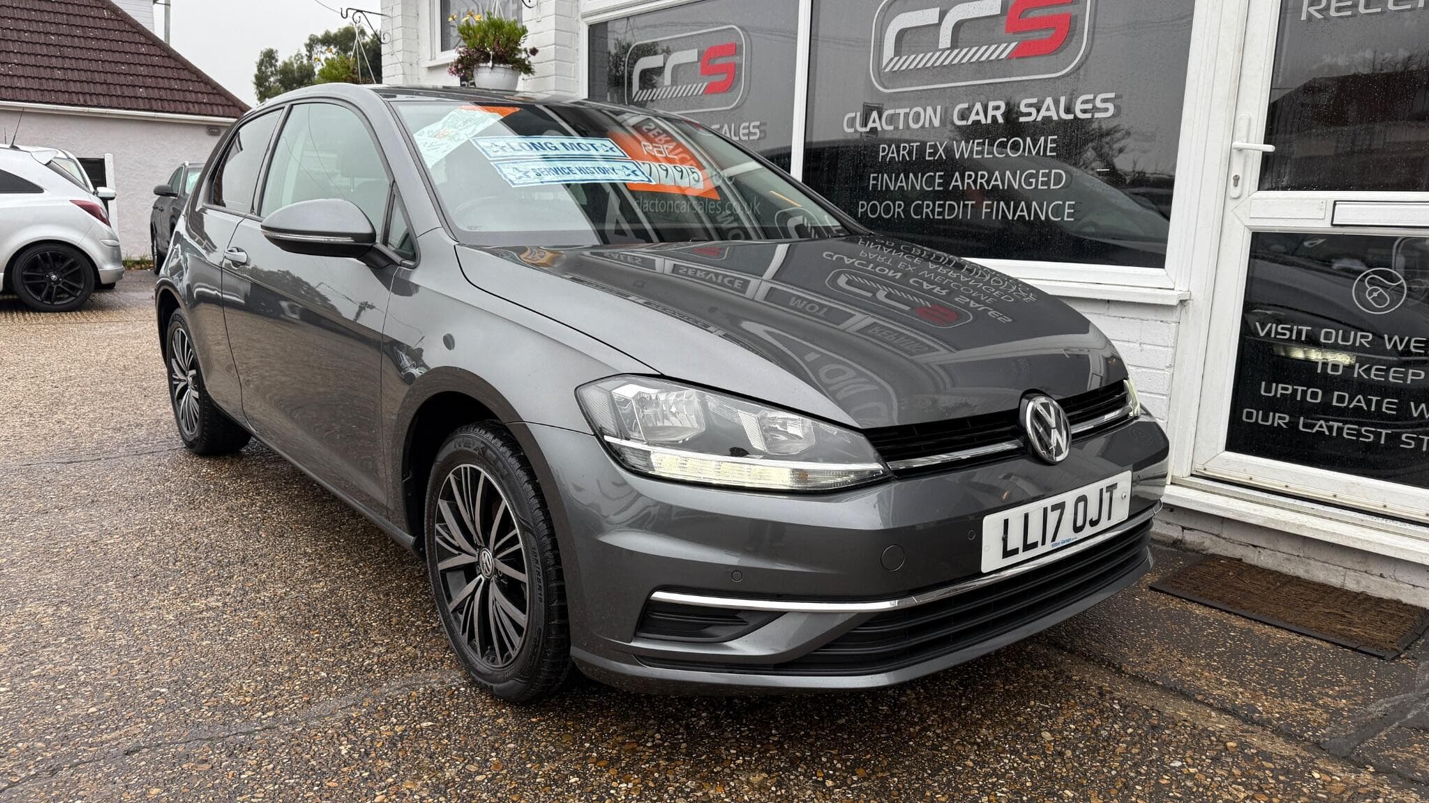 2017 Volkswagen Golf - Image 1