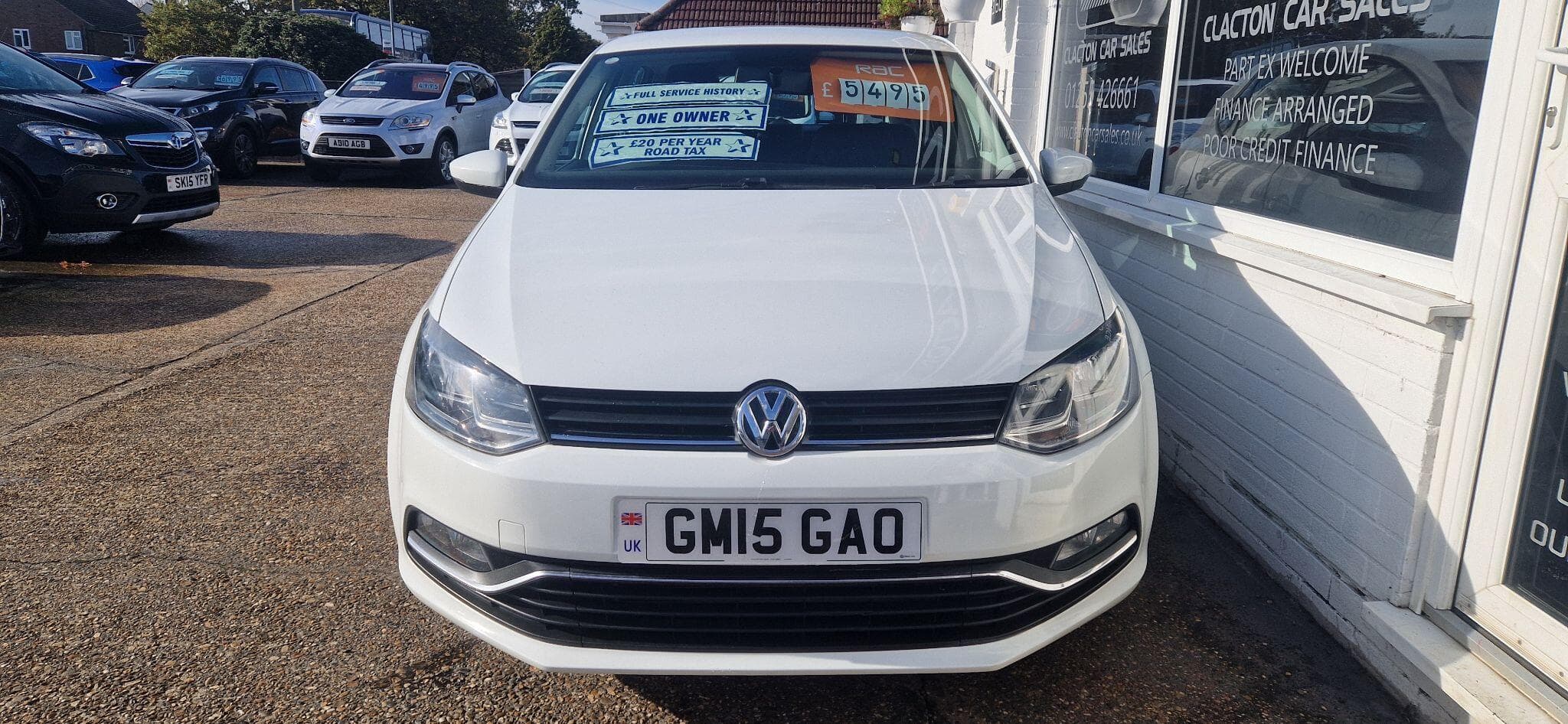 2015 Volkswagen Polo - Image 2