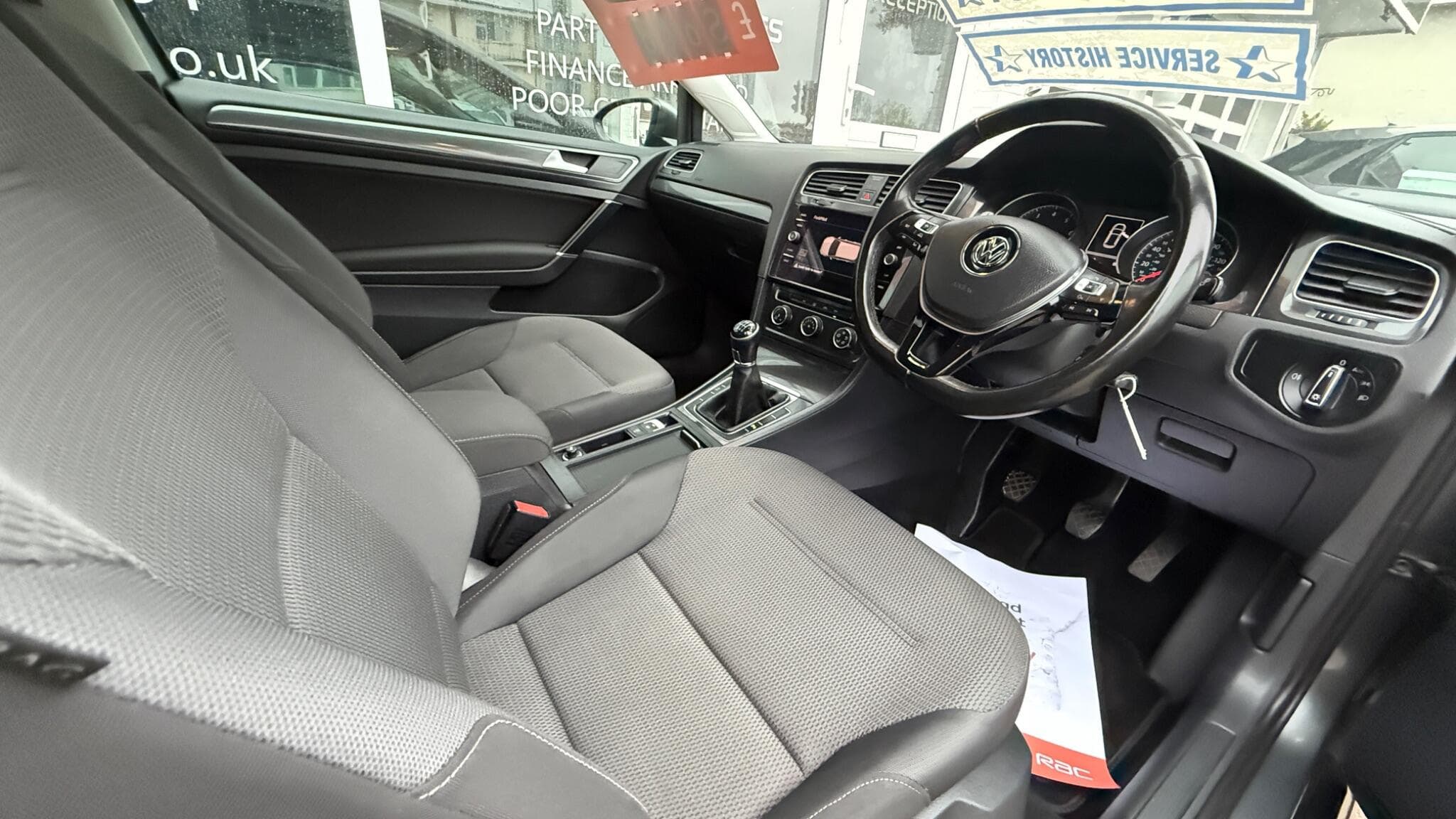 2017 Volkswagen Golf - Image 9