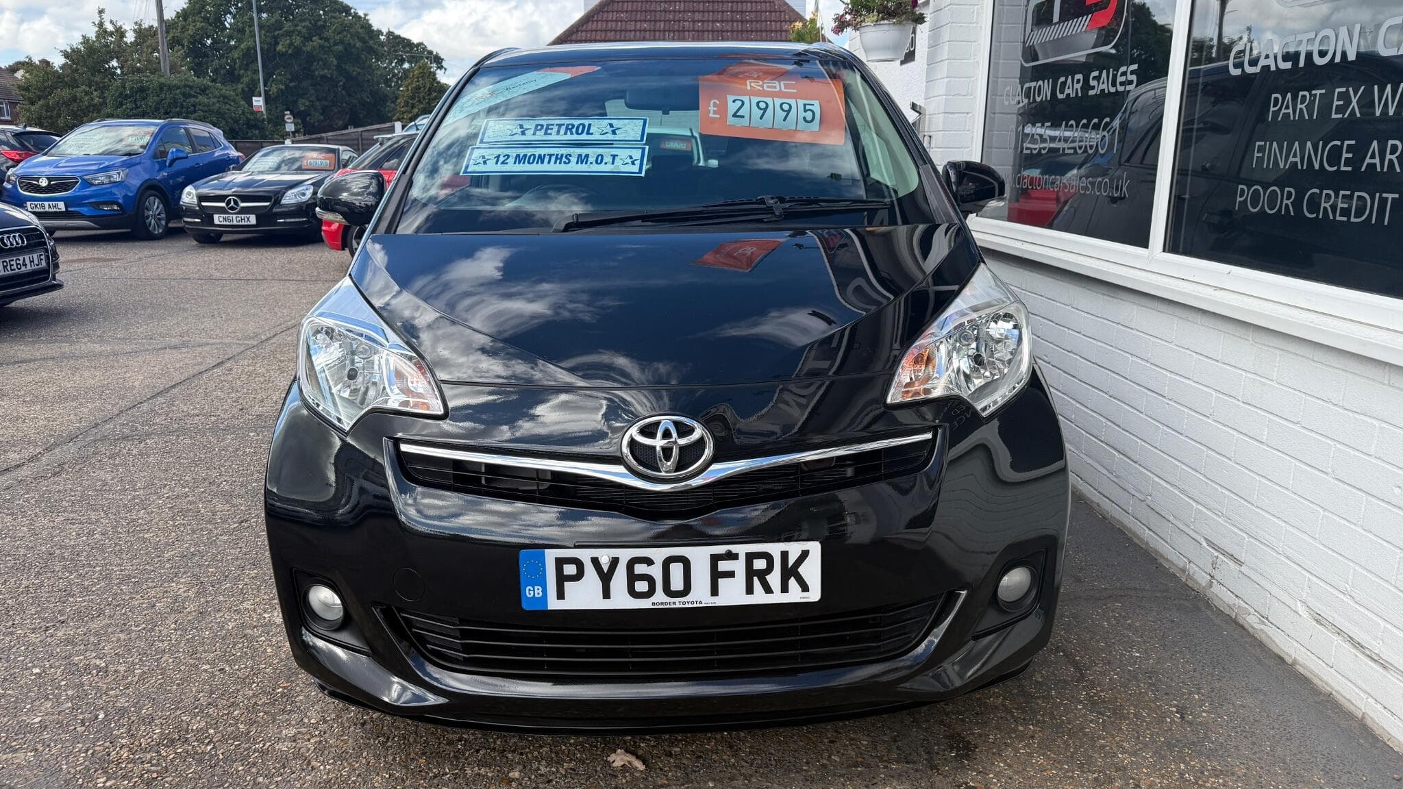 2011 Toyota Verso S - Image 2