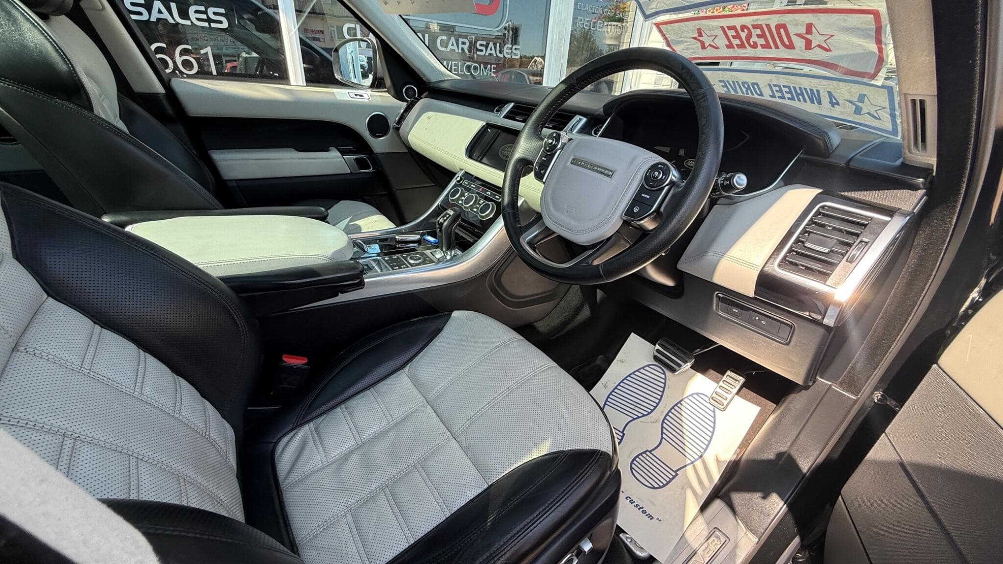 2015 Land Rover Range Rover Sport - Image 9