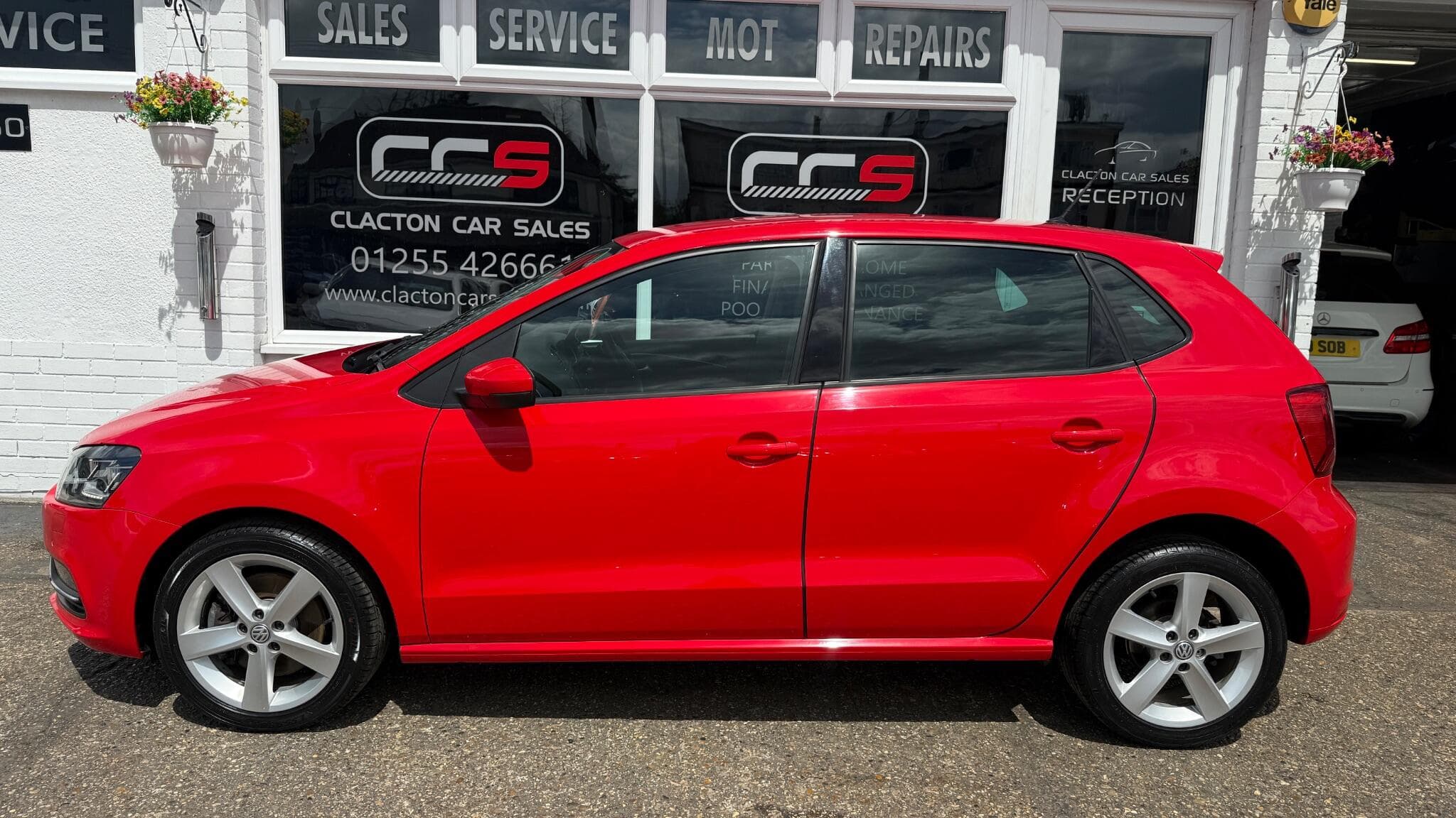 2015 Volkswagen Polo - Image 4